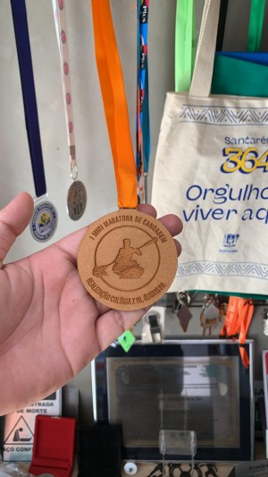 MEDALHA DE HDF HDF Tamanho variado   Corte a laiser 